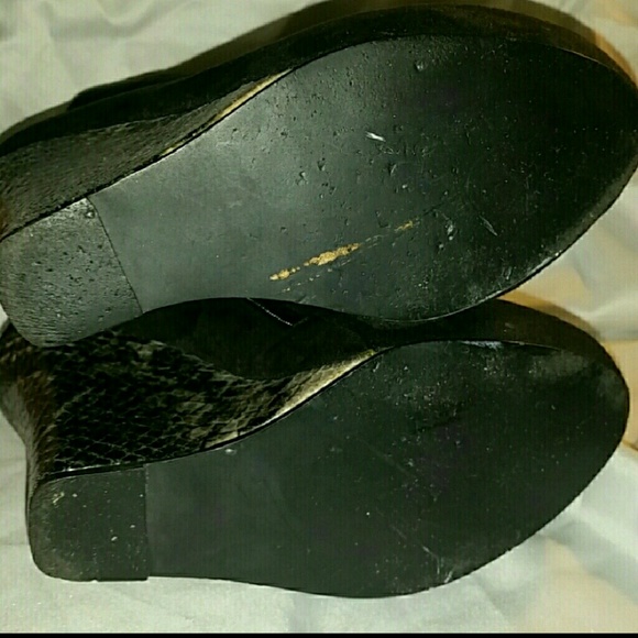 Luichiny Black wedged booties with snakeskin print - Picture 7 of 7